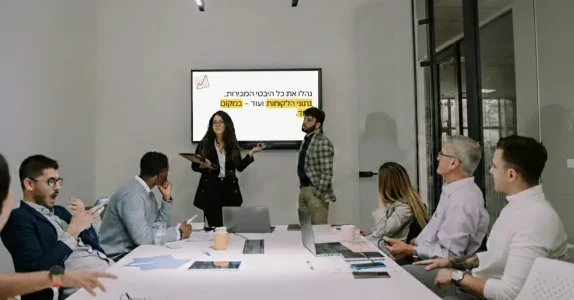 לוח חכם מסך מגע אינטראטיבי לחדרי ישיבות וכיתות הדרכה_7